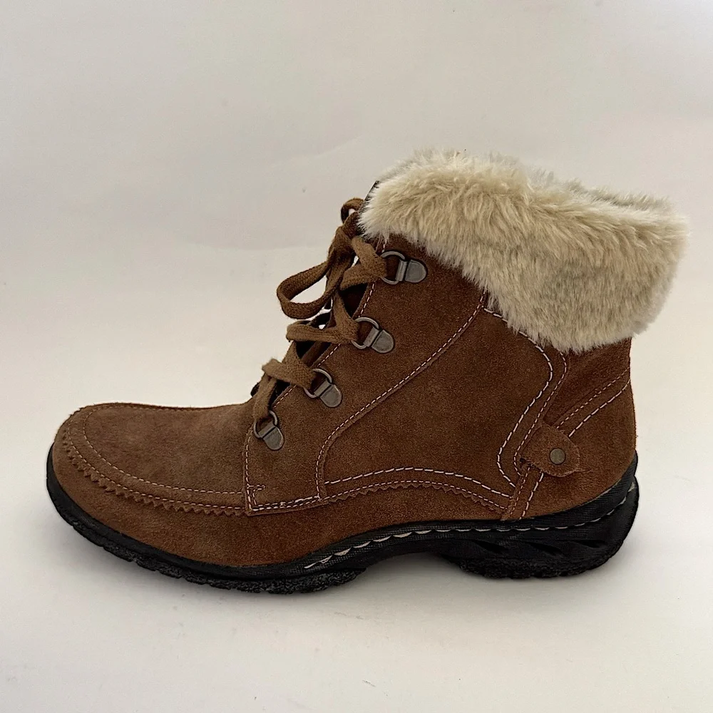 Bass Lonewolf Women 9.5 Tan Suede Faux Fur Trim Lace Up Winter Ankle Boots